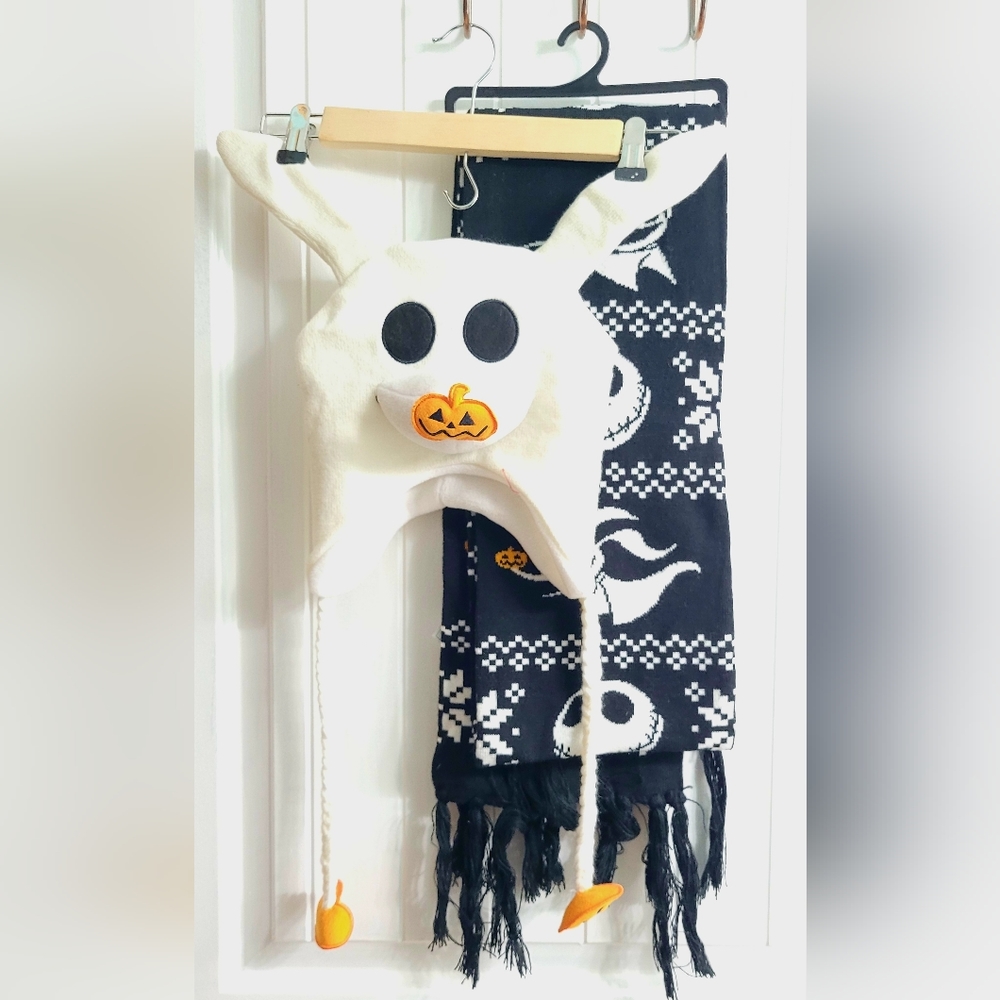NWOT Nightmare Before Christmas Knit Scarf and Beanie Set